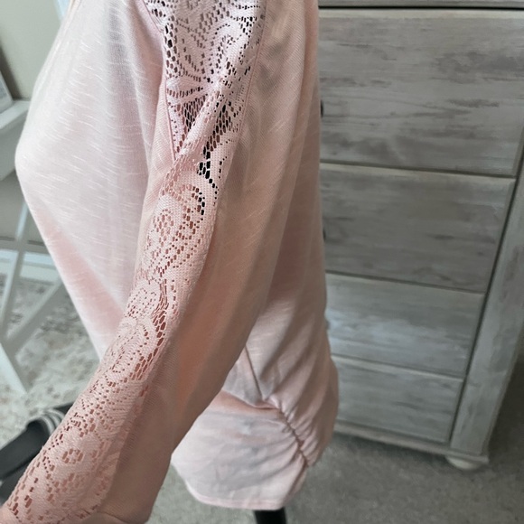 IZ Byer Blush pink blouse - Picture 4 of 6